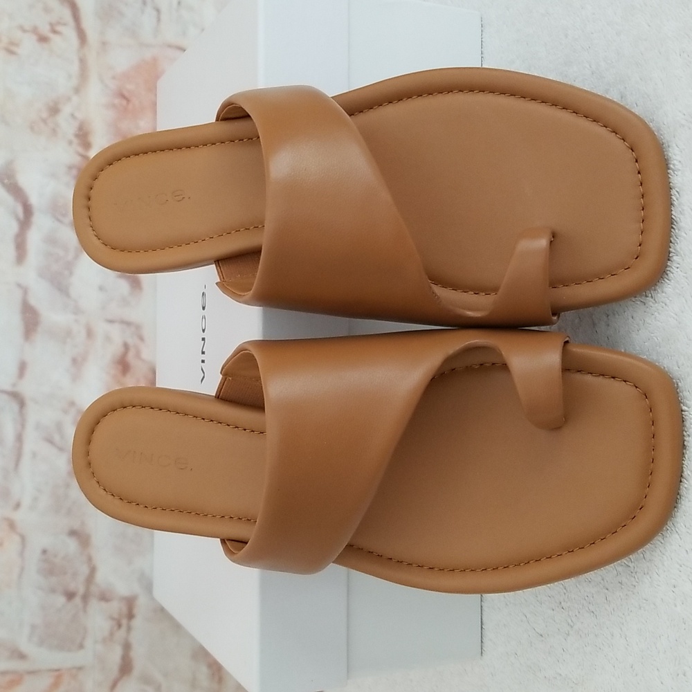 New Vince Dawn Leather Toe-Ring Flat Sandals - Picture 7 of 9